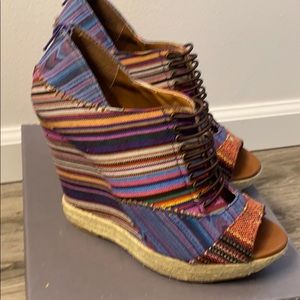 Chinese Laundry Open toe platform